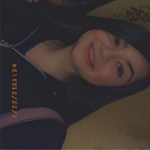 Meet your Posher, Leonor